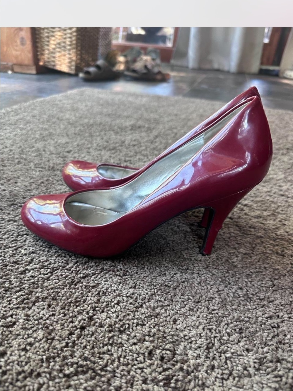 Jessica Simpson Classic Women's Patent Leather Pumps in Red- 8.5